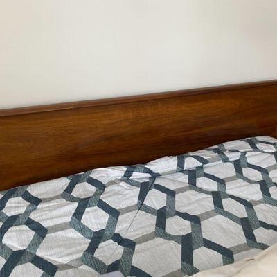 Headboard for Queen matress 