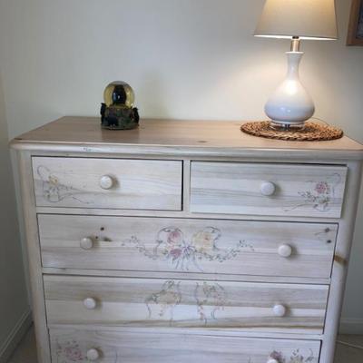 White-washed Pine 6-drawer Visit Dresser