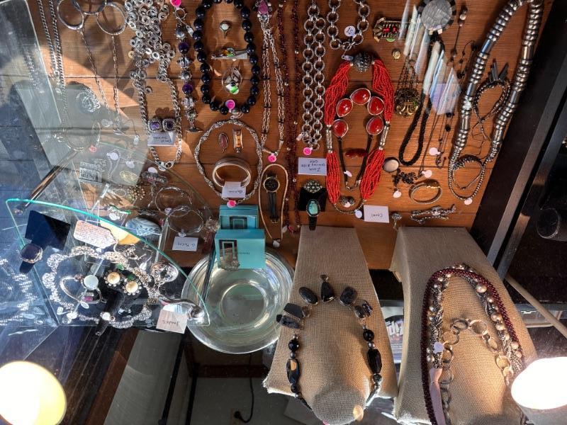 BEEHIVE ESTATES SALES PRESENTS A MASSIVE LAFAYETTE SALE