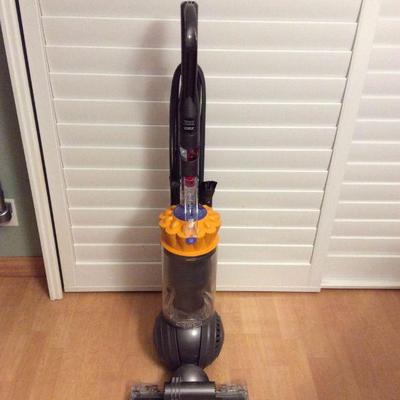 MCT011 Dyson Ball Vacuum 