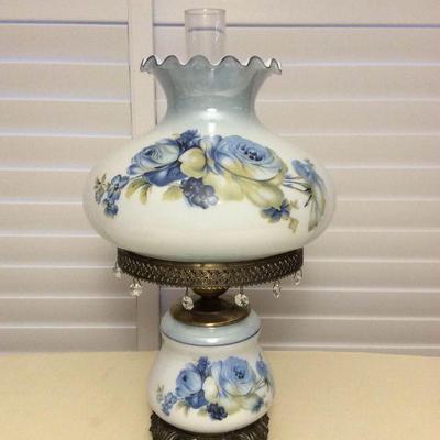 MCT020 Victorian Style Glass Hurricane Table Lamp