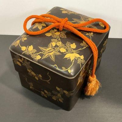19th Century Japanese lacquer maki-e tebako box with gilt gold