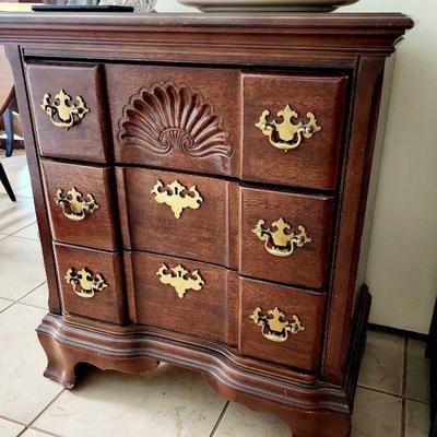 CHIPPENDALE CHEST