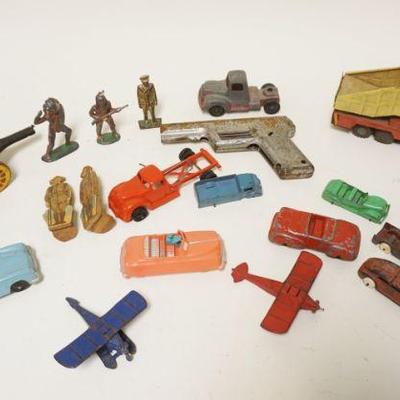 1253	GROUP OF ASSORTED VINTAGE TOYS & FIGURES
