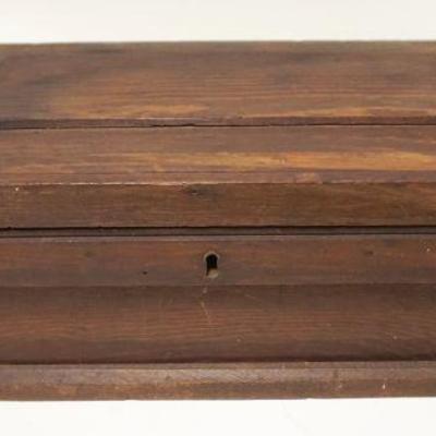 1013	ANTIQUE WOOD PINE DOVETAILED TOOL CHEST W/TRAY, APPROXIMATELY 13 IN X 20 1/2 IN X 6 1/4 IN HIGH
