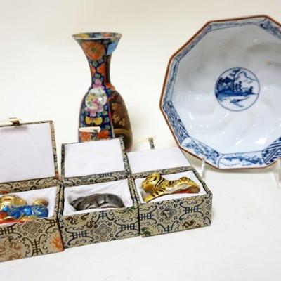 1262	LOT OF ASSORTED ASIAN ITEMS INCLUDING MINIATURE ASIAN FIGURES, BOWL & VASE, VASE HAS DAMAGE

