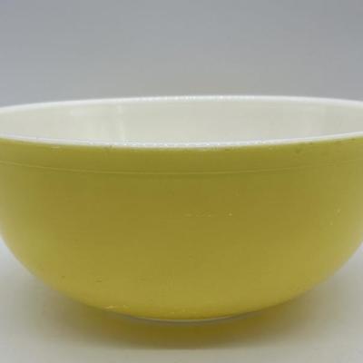 Pyrex Yellow 4qt Mixing Bowl