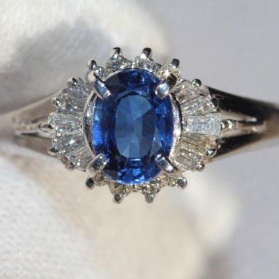 SAPPHIRE RING DIAMOND PLATINUM 1.07CTW BLUE

https://www.liveauctioneers.com/item/147048308_sapphire-ring-diamond-platinum-107ctw-blue