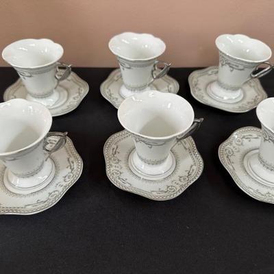 Demitasse cups/saucers