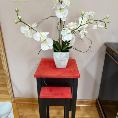 Stack tables, silk orchid 
