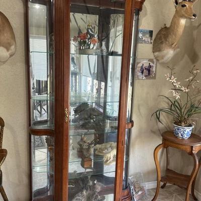 haverty display cabinet