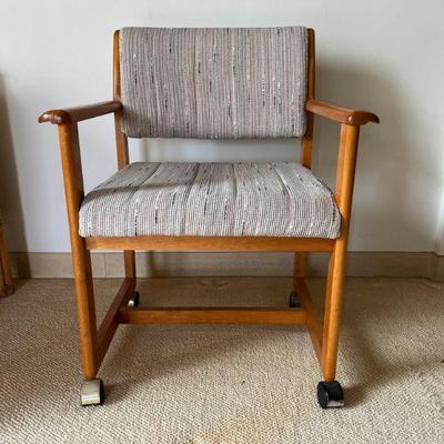 WWS005- Wooden Armrest Chair With Wheels