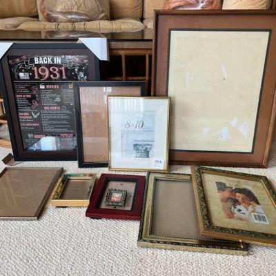 WWS091- Assortment Of Picture Frames