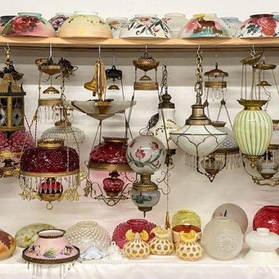 Selection of hanging oil lamps, hall lamps, pendants  
