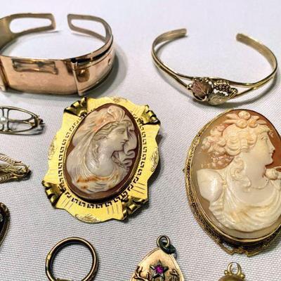 Selection of cameos set in gold