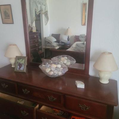 Mirror for the double dresser