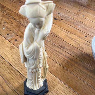 Vintage ivory resin geisha figurine