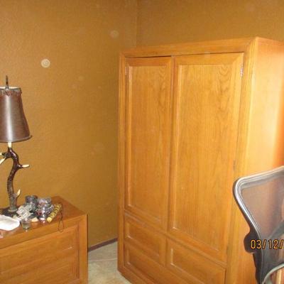 Thomasville 5 Piece bedroom set.