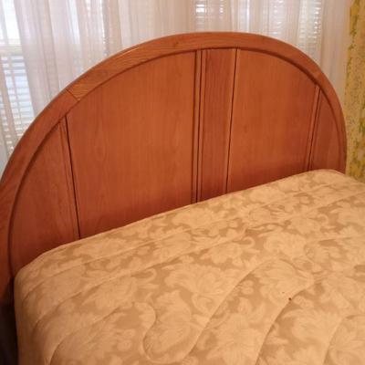 Standard/Regular size bed