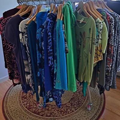tops sized range from 2-xl and bottoms are size 12; shoes 10