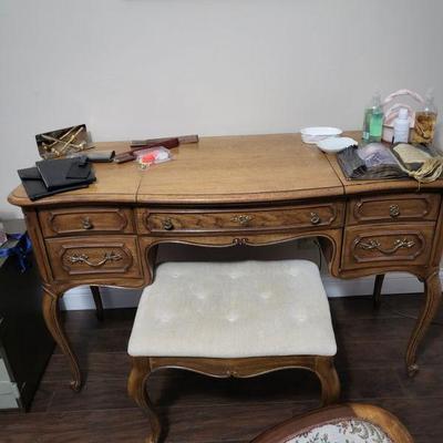 Oak dressing table with mirror