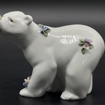 Lladro Attentive Polar Bear Porcelain Figurine
#6354
Made in Spain
Issue 1997, Retired 2004
Sculptor Juan Huerta
Finish - Glazed