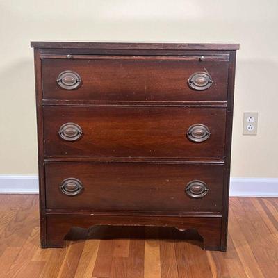 Antique Style Bachelors Chest |    Three drawers with a brushing slide
Dimensions: l. 28 x w. 16 x h. 30 in 