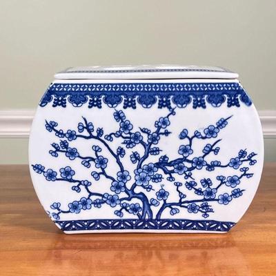 BALLARD DESIGNS VASE | Chinese style blue and white oblong lidded potpourri vase by Ballard Designs
Dimensions: l. 10 x w. 4 x h. 7 in 