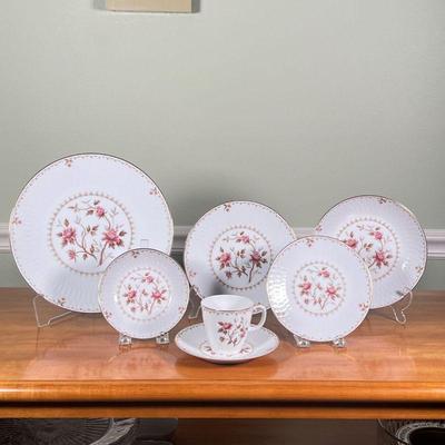 Sango Strafito Connoisseur Fine China |    Service for 12, 7 piece place setting plus serving dishes; comprising a 10 1/4 inch dinner...