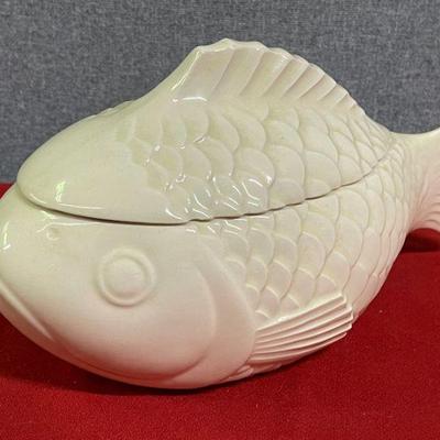 lidded fish dish
