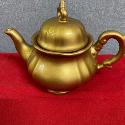 gold ceramic coffee/teapot