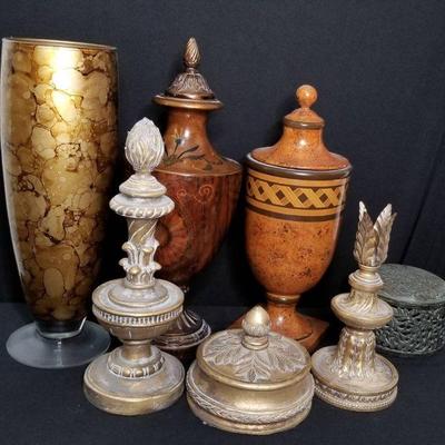 Mystery Lot Of Decorative Accent Pieces
