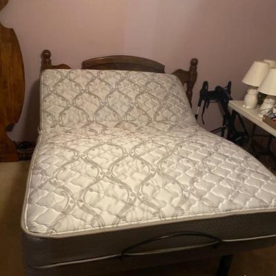 Mattress Firm Full XL Adjustable base only *Mattress not included. Retails $1100 asking $400
