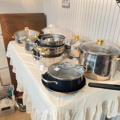 Lotâ€™s of new cookware 