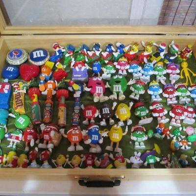 AMAZING COLLECTION OF M&M COLLECTIBLES - VINTAGE