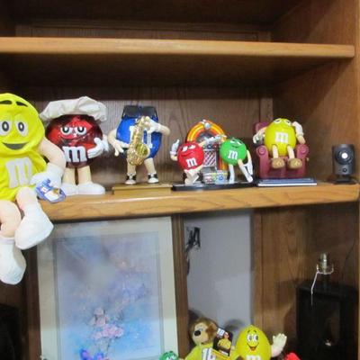 AMAZING COLLECTION OF M&M COLLECTIBLES - VINTAGE