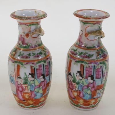 1100	PAIR OF ASIAN VASES	PAIR OF ASIAN VASES, APPROXIMATELY 6 1/4 IN HIGH
