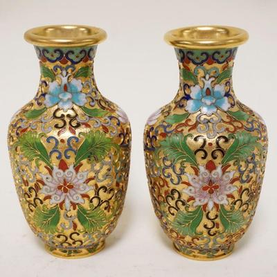 1121	PAIR OF CLOISONNE VASES	PAIR OF CLOISONNE VASES, APPROXIMATELY 5 1/2 IN HIGH
