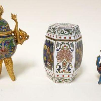 1204	GROUP OF 5 ASSORTED MINIATURE CLOISONNE ITEMS	GROUP OF 5 ASSORTED MINIATURE CLOISONNE ITEMS. LARGEST APPROXIMATELY 5 1/4 IN
