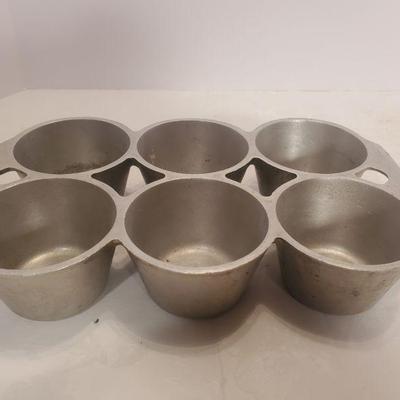 Griswold's Erie Aluminum 6 Cup Popover Pan 