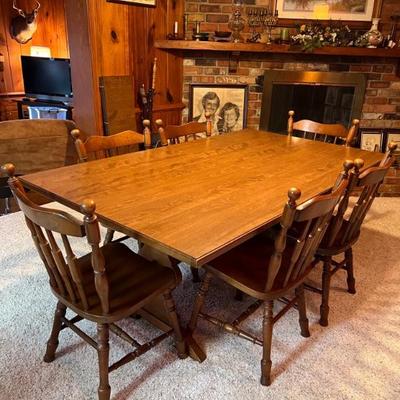Cochrane table, 2 leafs  & 6 chairs $625