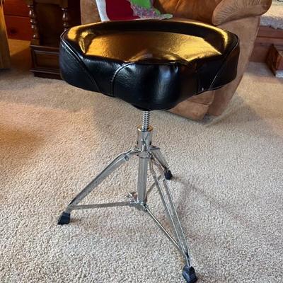 Vintage pearl drummer stool $56