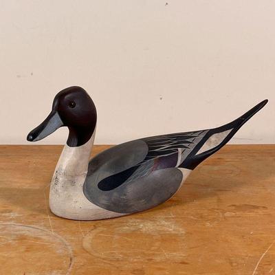 TJ HOOKER DECOY | Ducks Unlimited limited edition 1985-86 with metal plaque to underside
Dimensions: h. 8 x l. 18 in. 