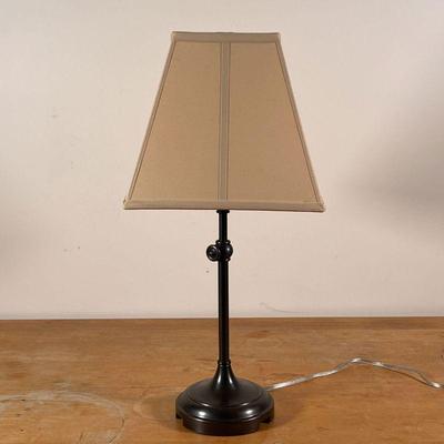 POTTERY BARN TABLE LAMP | Brushed metal table lamp with a beige linen square shade
Dimensions: h. 23 x 10-3/4 x 10-3/4 in. 
