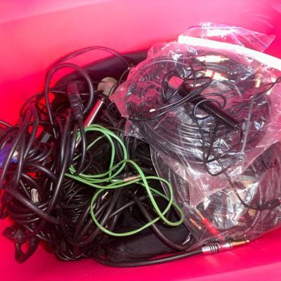 TONS of assorted studio cables