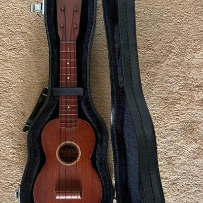 SJP621- Yamaha Ukulele with Case