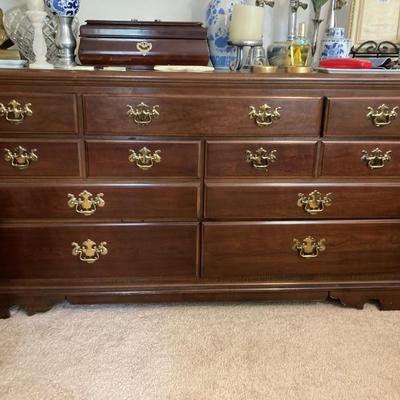 Thomasville Seven Drawer Chest $495