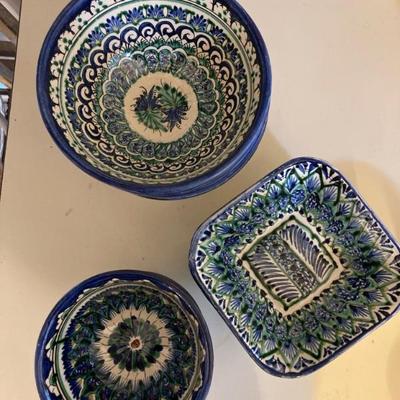 Uzbekistan Pottery Bowls

â€¢â€¢ Top $12 each
â€¢â€¢ Square $15 each
â€¢â€¢ Bottom $9 esch