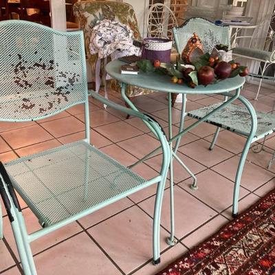 Green Painted Metal 3pc Patio Set $90