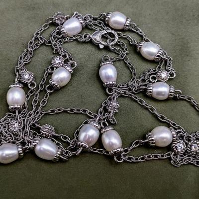 Nice pearl Necklace